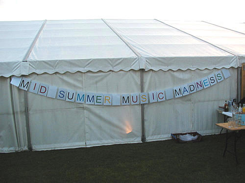 1set-upmarquee2